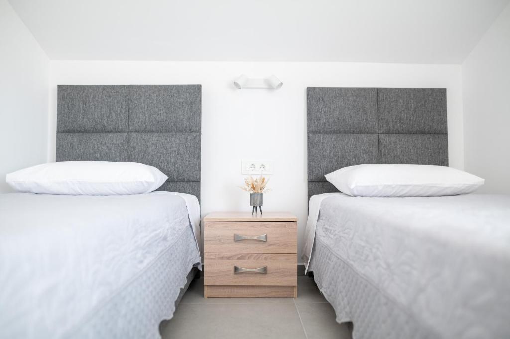 Twin bedroom